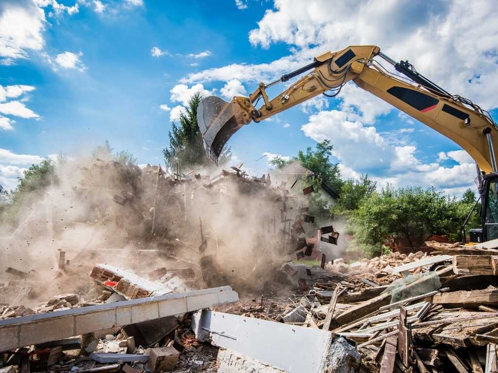 Demolishing Obsolete Office Towers